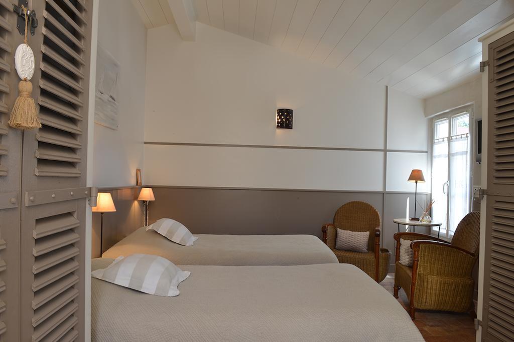 Hotel Les Bois Flottais 르보아플라주앙르 객실 사진
